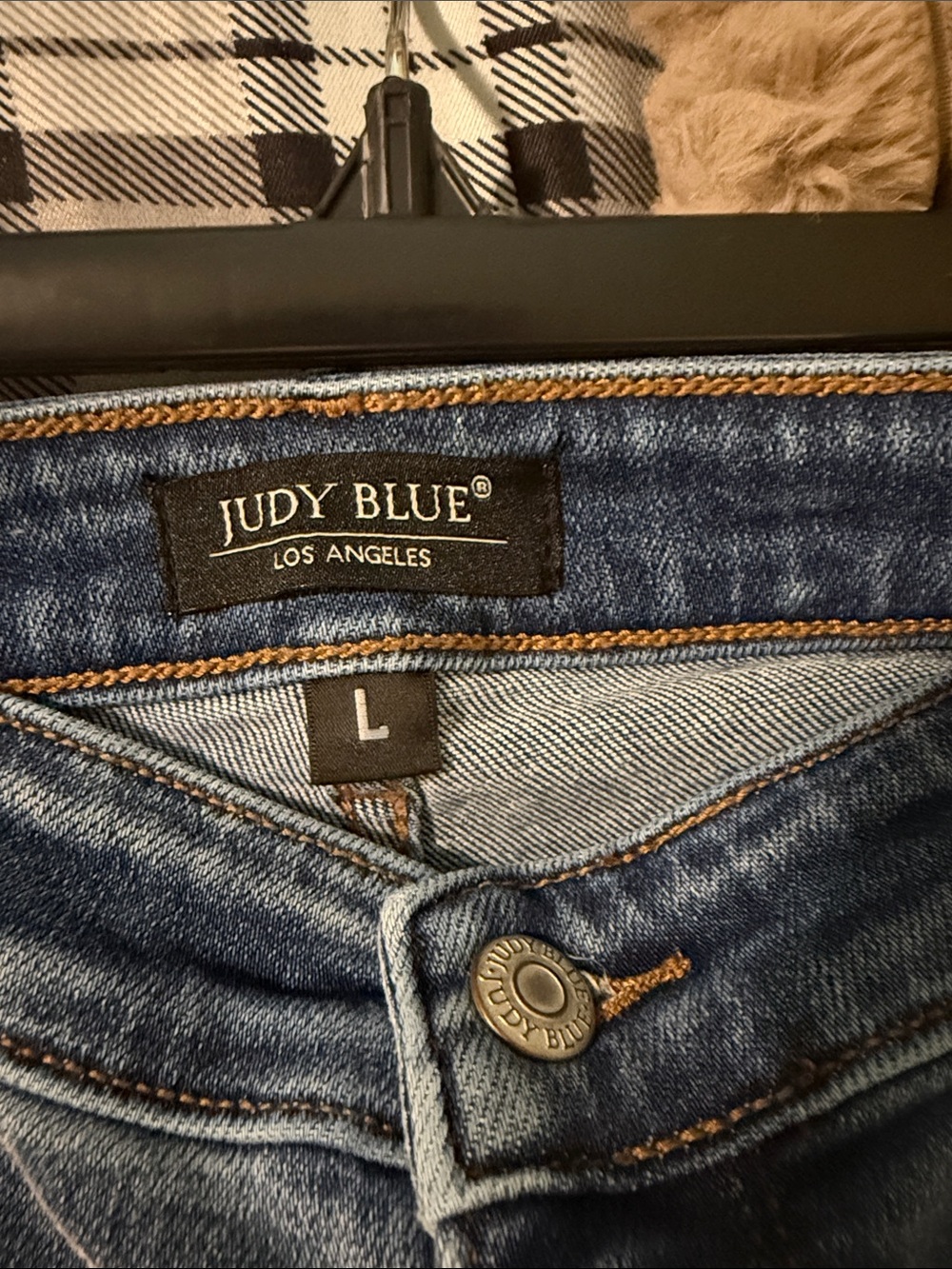 Judy Blue Medium Blue Denim Patch-Pocket Shorts - Picture 2 of 3
